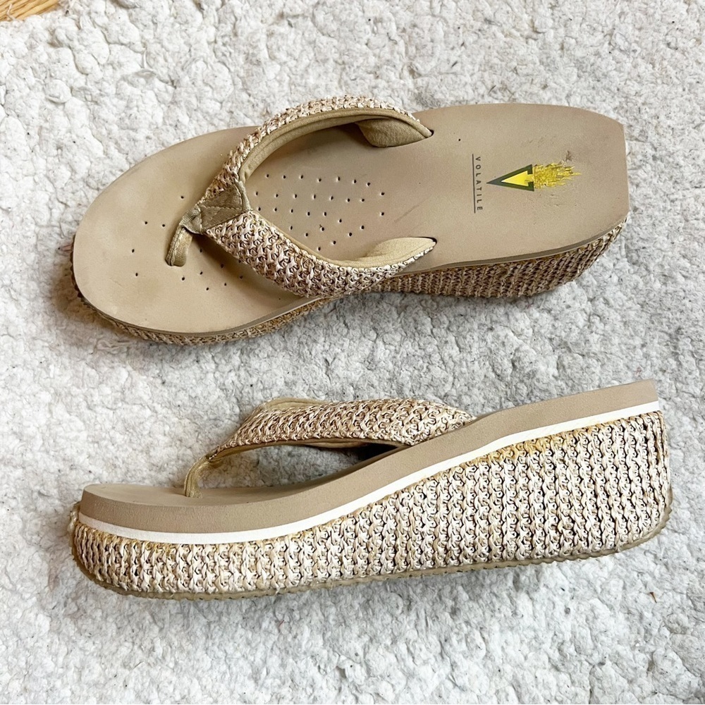 Volatile Women's Island Natural Tan Metallic Gold Woven Raffia Wedge Sandal  10